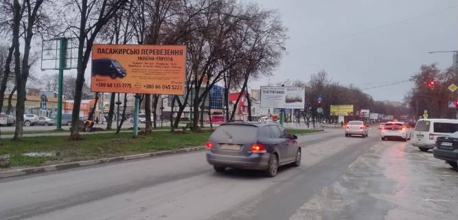 Билборд A в Каменец-Подольском, 3х6  район перехрестя проспект Грушевського-вул. Князів Коріатовичів фото 1