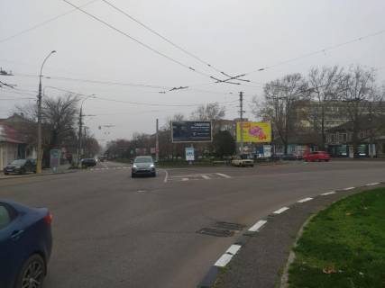 Призматрон, Призма A у Миколаєві, 3x6  Центральний пр. (кол. Леніна пр.) / Пушкінська вул., роздільник, біля супермаркету "Ельдорадо", кільце, в бік Садової вул., ліва - 19545 Фото 1