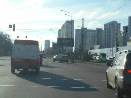 Билборд A в Бровары, 6х3  вул. Київська, навпроти будинку 312, біля магазину "Епіцентр" та магазину "Novus", за 100м до автобусної зупинки, за 305м до повороту на вул. Козацька, через 50м після повороту на вул. Василя Симоненка та вул. Короленка фото 1