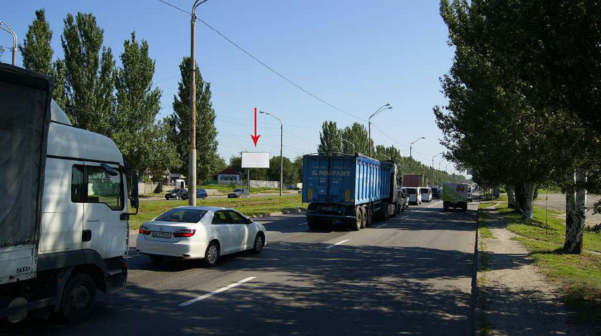 Білборд, бігборд (борд)  Дніпропетровськ,  Донецьке шосе - вул. Петрозаводська, напрямок до ТРЦ КАРАВАН, біля світлофора
