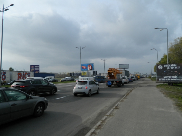 Призма Киев,  вул.В.Кільцева поворот на Жуляни/ав-н Scania-Volvo на розподілювачі в напр. пр. Берестейський