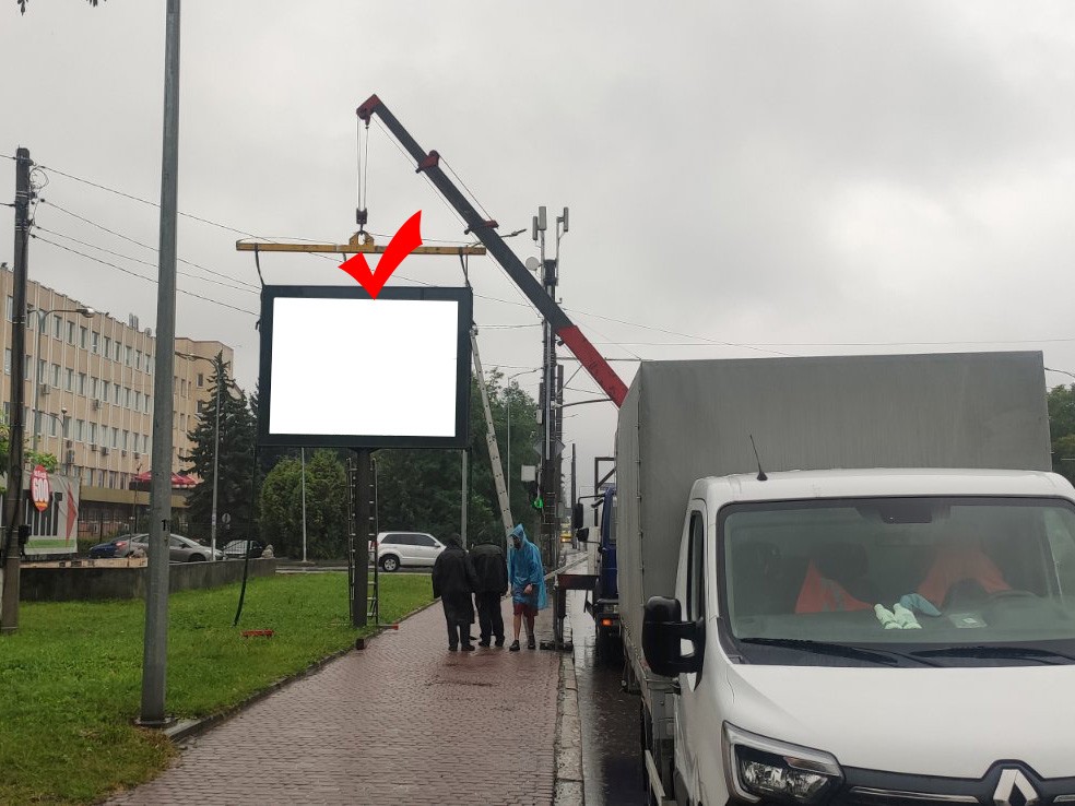 Бэклайт Львов,  вул.Б.Хмельницького 214 (перех. вул. Грінченка)