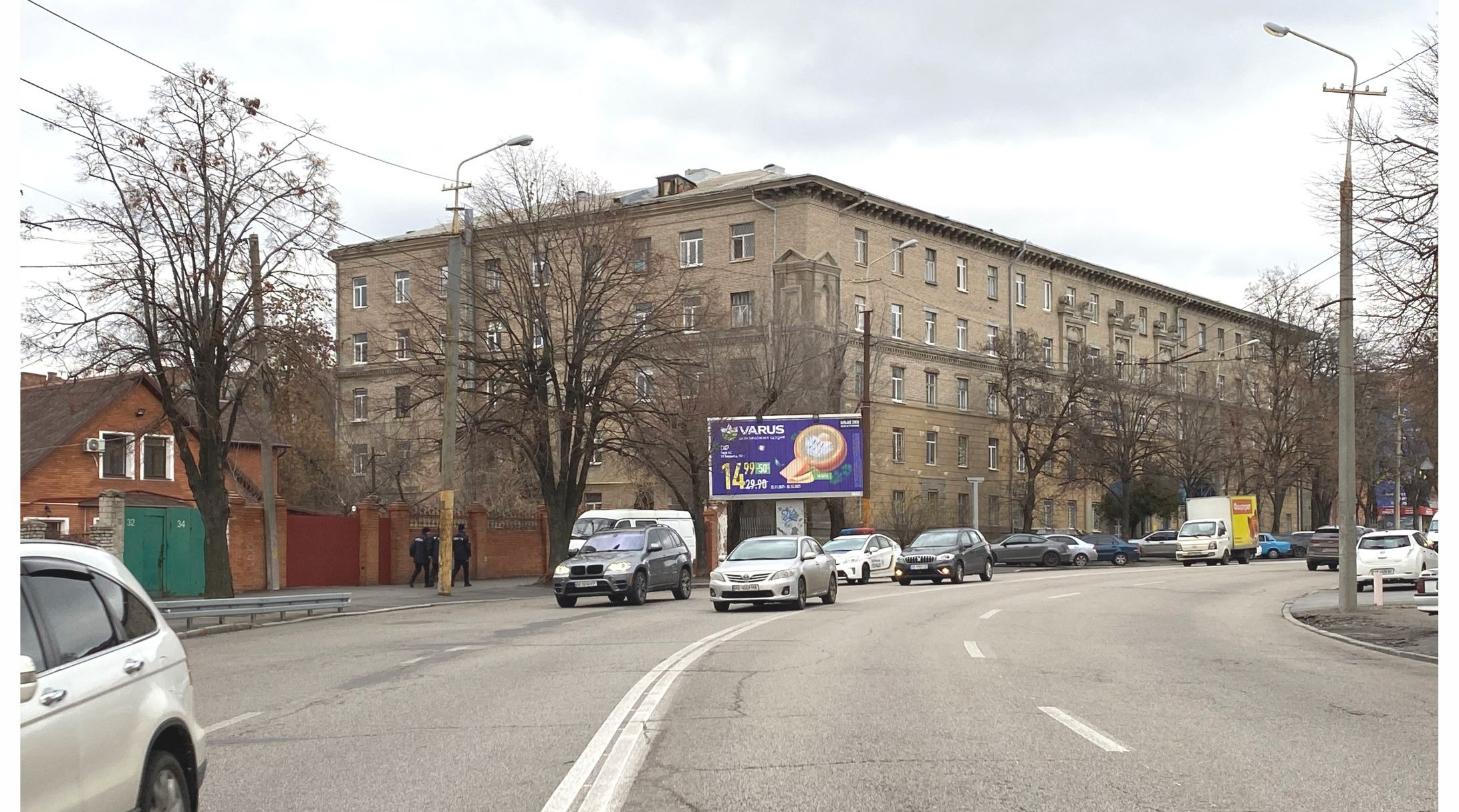 Призматрон, призма Дніпропетровськ,  Гагаріна пр., 30 - Університетський пров., В центр