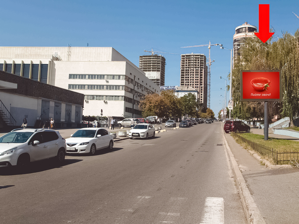 Скролер, скрол Київ,  Предславинська вул., 35, біля палацу "Україна", в сторону центру