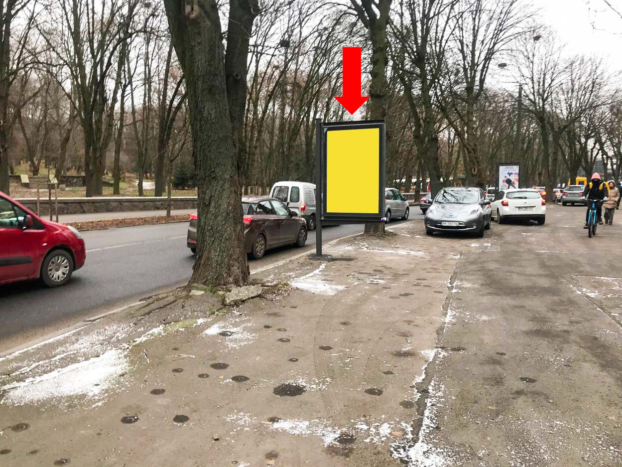 Сiтiлайт Рівне,  Чорновола вул., 40 / Лермонтова вул., навпроти парку ім. Шевченка