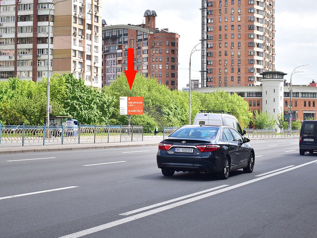 Бэклайт Киев,  Українки бул., 21А - 21Б, в сторону Дружби Народів бул.