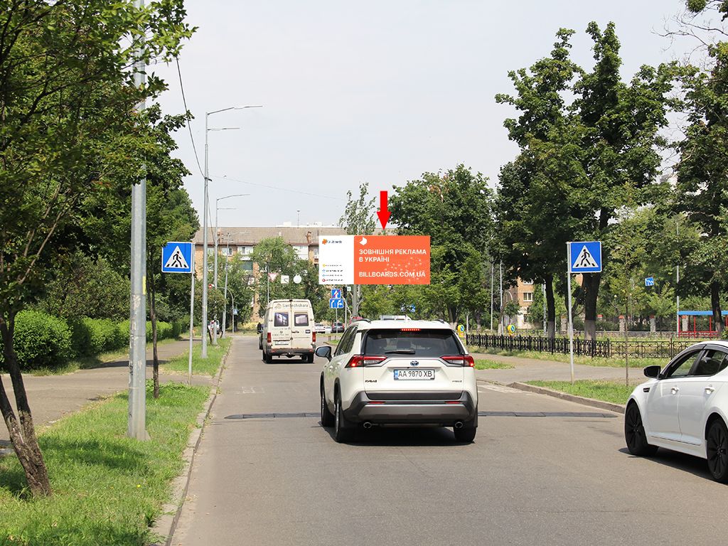 Білборд, бігборд (борд)  Київ,  Тампере вул., 17/2 - пр. Миру, на світлофорі, в сторону бул. Верховної Ради
