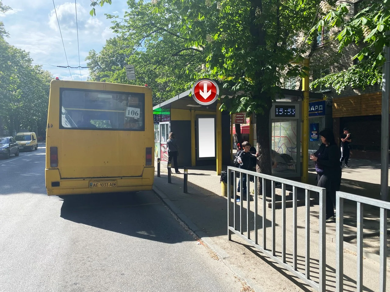 Нестандарт A в Днепр (Днепропетровск), 0,8х1,85 Вул.Титова, 8, біля  пр.О.Поля | Billboards.com.ua