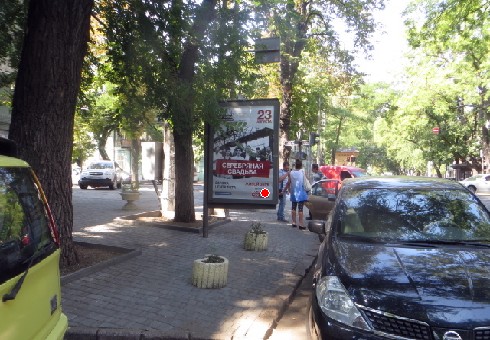 Ситилайт Одесса,  Троїцька вул., 37 - Катерининська вул. B