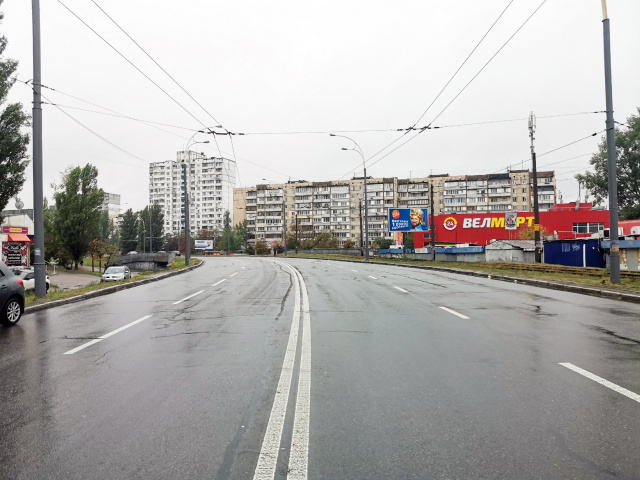 Призма Киев,  Героев Днепра 35 ТЦ Оазис, ТЦ Велмарт, Рынок "Люкс"