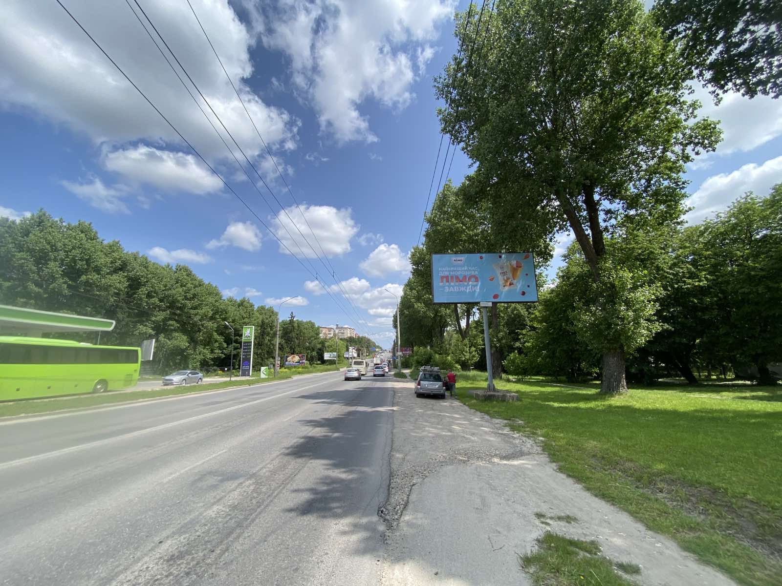 Білборд, бігборд (борд)  Тернопіль,  15-го Квітня вул., навпроти АЗС ОККО, в сторону пр.Злуки