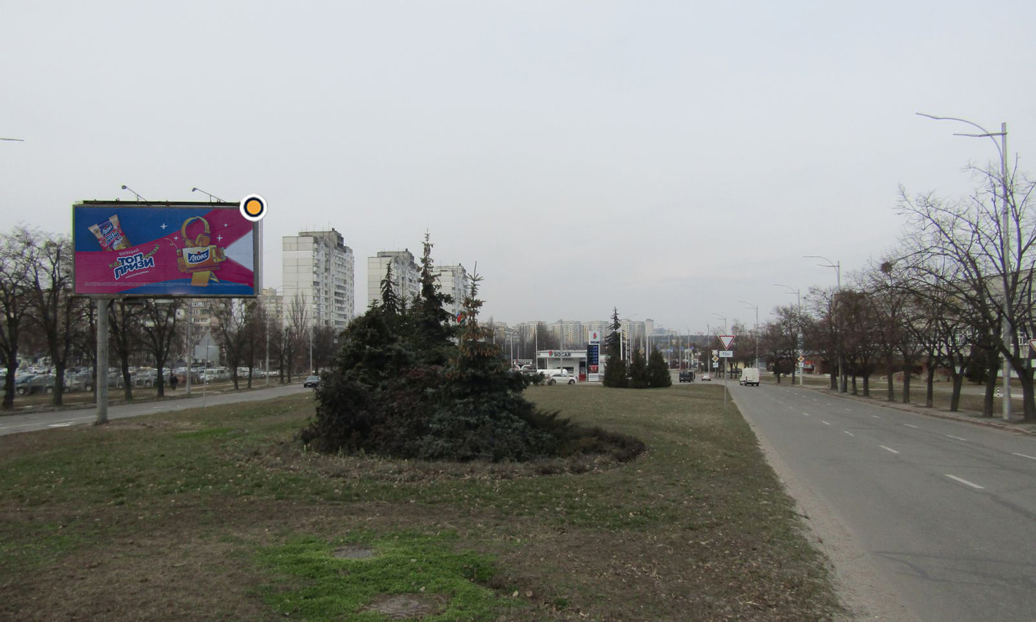 Білборд, бігборд (борд)  Київ,  Героїв Космосу вул., розподілювач, 140м до АЗС Сокар