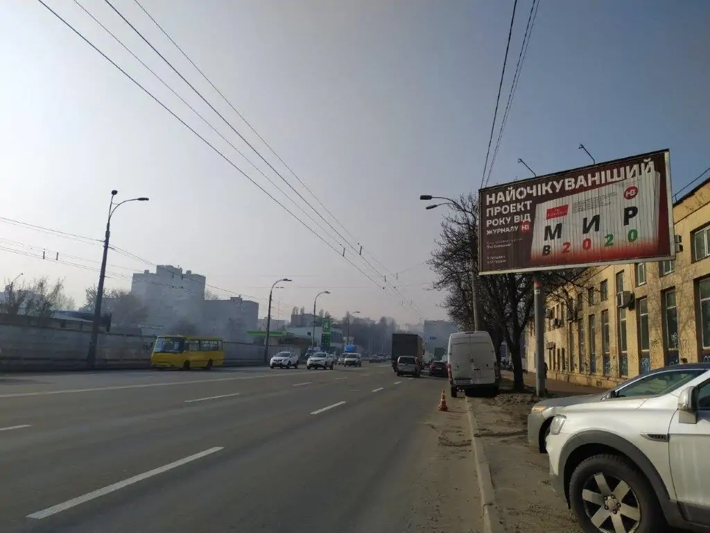 Призма A в Киеве, 6х3 Лугова 1, до Автозаводської - 306138 |  Billboards.com.ua