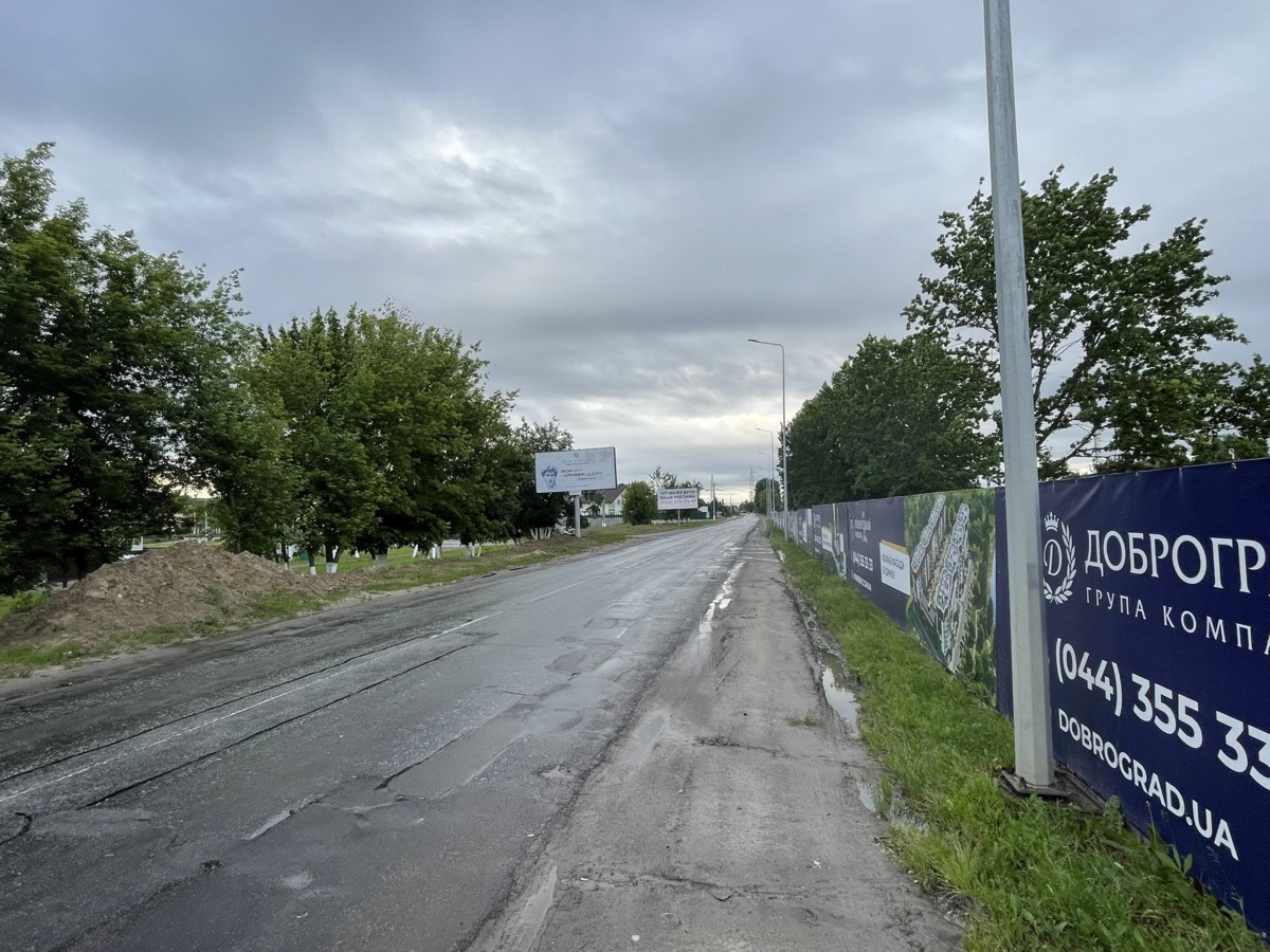 Білборд, бігборд (борд)  Хотів,  вул. Машинобудівників, поворот на  вул. Терасна, навпроти ЖК "Dobre Misto2", Meest ПОШТА №918,