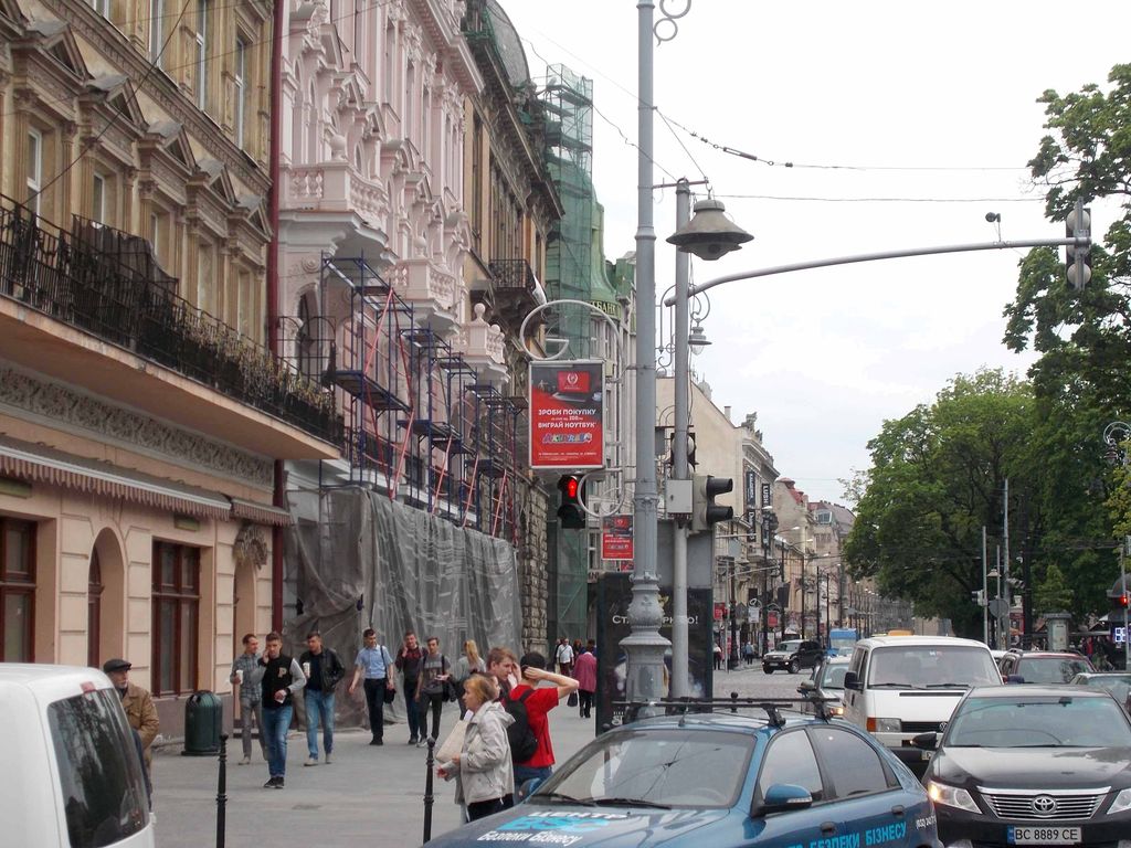 Нестандарт Львів,  пр.Свободи