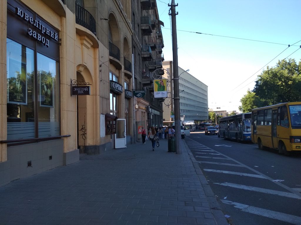Нестандарт Львів,  пр.Свободи