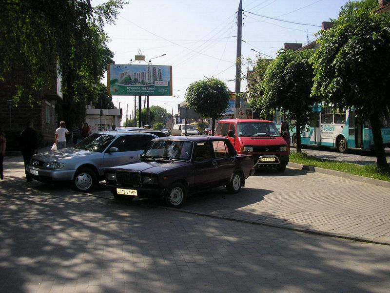 Білборд, бігборд (борд)  Чернівці,  Незалежності - Головна