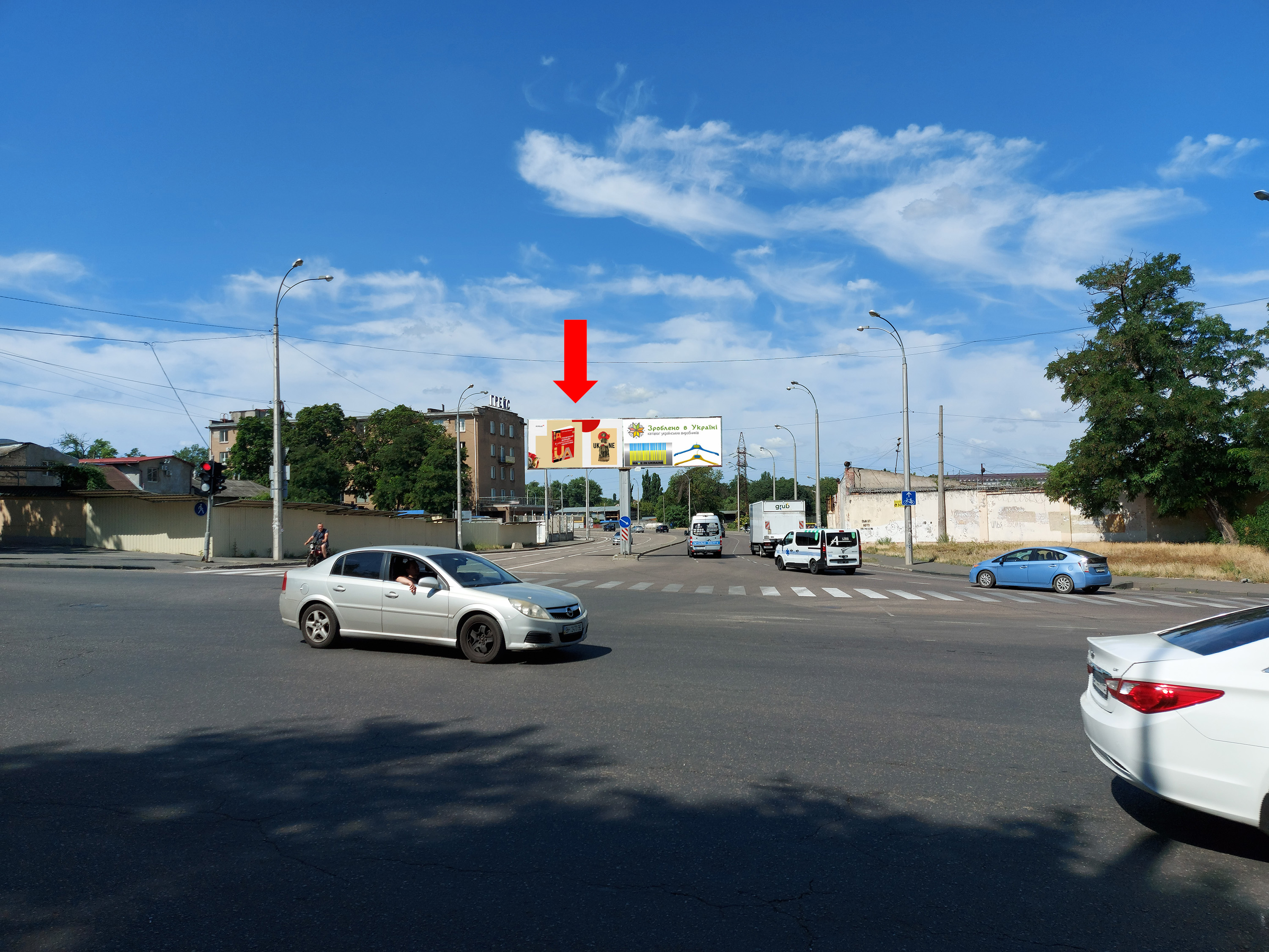 Білборд, бігборд (борд)  Одеса,  Балківська вул. / Желябова вул., роздільник, з боку Балківської вул., ліва