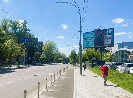 Призматрон, призма Київ,  Повітрофлотський пр., 55/8, (навпроти)