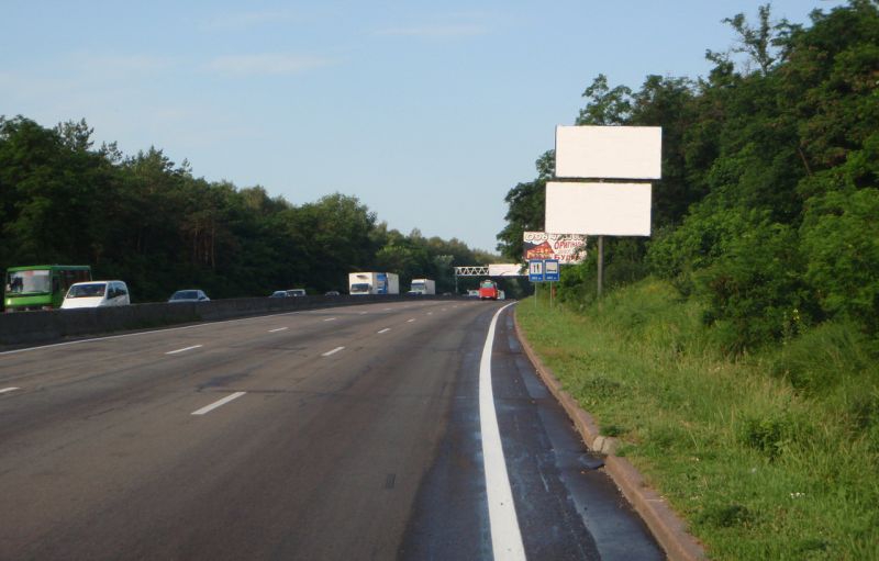 Билборд Киев,  с. Віта-Поштова, траса М-05 Київ-Одеса, км 20+570 право, за 600м до магазину Сільпо та 870м до АЗС БРСМ, верх