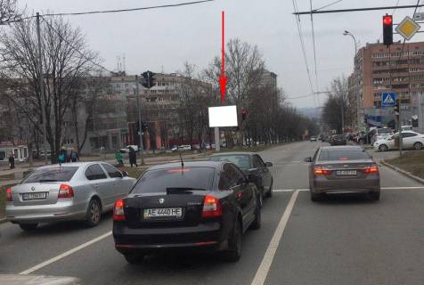 Скроллер A в Днепр (Днепропетровск) 086A3,просп. Олександра Поля - вул. Михайла Драгоманова, на світлофорі, рух вниз - 240624 фото 1