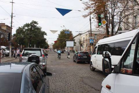 Скролер, Скрол A у Дніпро (Дніпропетровськ), 3.14х2.32  просп. Дмитра Яворницького - вул. Пастера, рух у бік ж/д вокзалу, біля світлофора - 169294 Фото 1