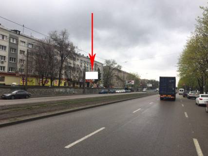 Билборд B в Днепр (Днепропетровск), 6х3  просп. Богдана Хмельницького, 16, біля входу у Варус фото 1