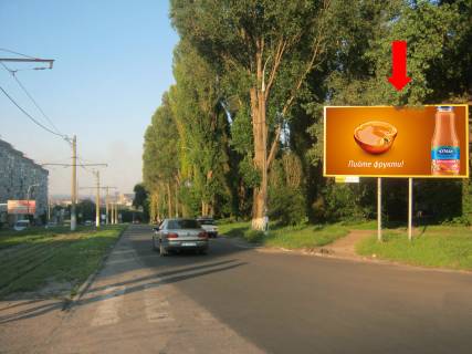 Білборд, Бігборд (Борд)  A у Кам'янське (Дніпродзержинськ) дз56А,перехрестя просп. В.Стуса - вул. Звенигородська, рух до центру Фото 1