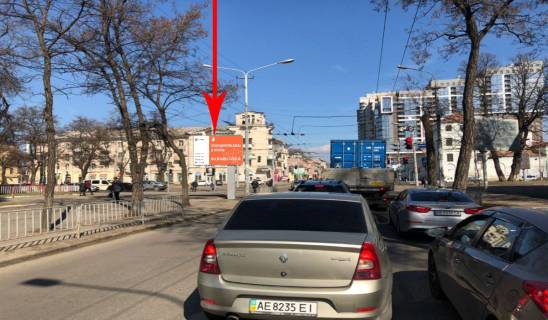 Бэклайт B в Днепр (Днепропетровск), 3.14х2.32  просп. Пушкіна, 16 - вул. Шмідта, на світлофорі, рух в сторону Центрального ринку "Озерка" фото 1