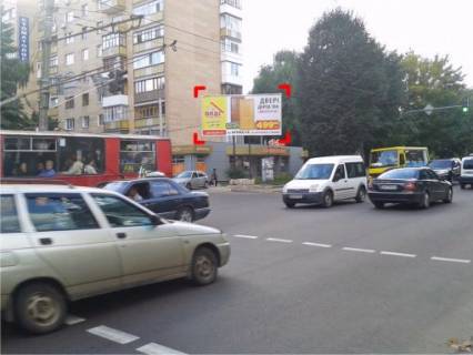 Билборд B в Львове вул. Велика Бердичівська, 54, розмір 2,3 х 3,2 м екран фото 1