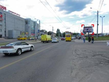 Видеоборд A в Львове вул. Городоцька (навпроти ТЦ "Скриня"), розмір 2,3 х 3,2 м, екран - 563565 фото 1