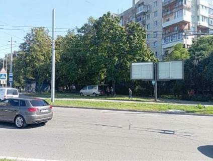 Билборд A в Львове вул. Кульпарківська – Наукова, зліва, розмір 2,3 х 3,2 м скрол фото 1