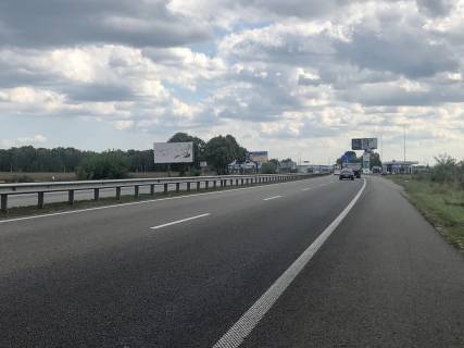 Білборд, Бігборд (Борд)  B у Бородянці траса Київ-Знам'янка, км 24+350 (ліворуч), 6км 350м від КПП Києва, біля ТЦ «Аракс», в напрямку з Києва Фото 1