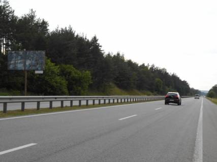 Билборд B в Київських трасах Дніпровське шосе, траса Н-01 "Київ-Знам'янка", км 37+700 право, за 1.5км до з/д станції "Нові Безрадичі", через 1.6км після АЗС Motto та повороту на Р-01 "Київ-Обухів" фото 1