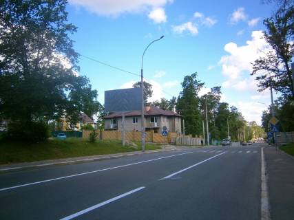 Білборд, Бігборд (Борд)  B у Ірпені на перехресті вул. Університетська та вул. Ярославська (в напрямку з Києва) Фото 1