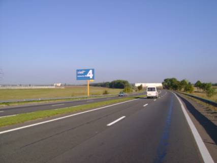 Билборд B в Калиновке с. Калинівка, траса М-01 "Київ-Чернігів-Нові Яриловичі", км 34+100 ліво, об'їзд м. Бровари, за 350м до Бауміт-Україна, за 700м до повороту на вул. Броварська та Рабен Україна фото 1