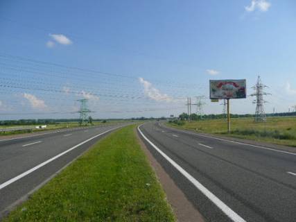 Білборд, Бігборд (Борд)  A у Київських трасах Траса М-01 "Київ-Чернігів-Нові Яриловичі", км 31+400 ліво, об'їзд м. Бровари, за 1км до АЗС Avantage7, через 650м після розв'язки з вул. Гоголівська та автошляхом Н-07 Фото 1