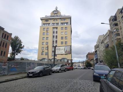 Білборд, Бігборд (Борд)  B у Харкові, 6х3  Театральний пров. - вул. Садова (до центру) (Б) Фото 1