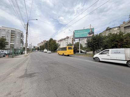 Билборд A в Черновцах, 3х6  вул.Руська, 235 в центр фото 2