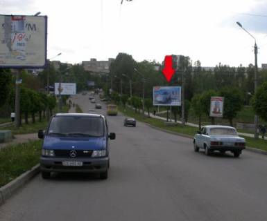 Білборд, Бігборд (Борд)  A у Чернівцях, 3х6  вул.Комарова (біля парку) Фото 1