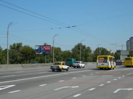 Билборд B в Киеве, 3х6  просп. Романа Шухевича (Генерала Ватутіна) напроти ТРЦ "Скай Молл", маг. "АШАН" в напр. Троєщина фото 1