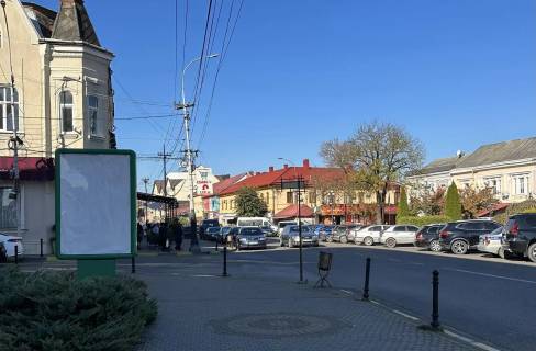 Ситилайт B в Тячеве, 1.2x1.8  м. Тячів на розі вул. Незалежності та Жовтнева, , біля міліції Приват банку та піцерії Дольче Віта фото 1