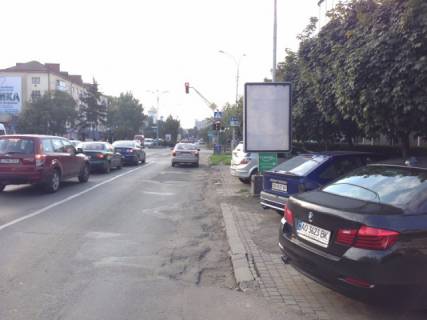 Ситилайт A в Ужгороде м.Ужгород просп. Свободи,біля  ТЦ Білочка, Приватбанку, художнього салону, світлофор, пішохідний перехід, в сторону у-магу Україна фото 1