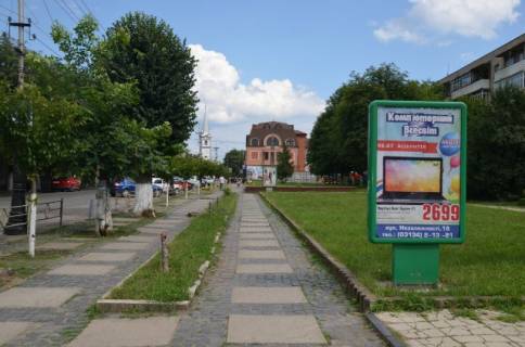 Сiтiлайт A у Тячеві, 1.2x1.8  вул. Незалежності, біля Надра, Коопінвест та Індекс банків Фото 1