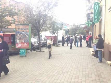 Ситилайт A в Ужгороде, 1.2x1.8  м.Ужгород вул.Корятовича, вхід в ринок, ТЦ Луксор плаза,  Закарпатдентал, в сторону пл.Поштова фото 1