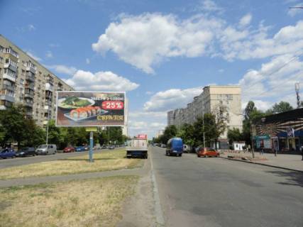 Билборд A в Киеве, 6х3  Шолом-Алейхема вул., 4 (АТБ-маркет, ринок "Юність", Аптека Подорожник), на розподілювачі, в напрямку Волгоградська площа фото 1