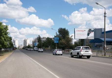 Призматрон, Призма A у Києві, reserve  Оноре де Бальзака вул. - Теодора Драйзера вул., 21 (Деснянський парк, Укргазбанк, кінотеатр "Флоренція"), на зупинці, парковка супермаркета СІЛЬПО, в напрямку Градинська вул - 380508 Фото 1