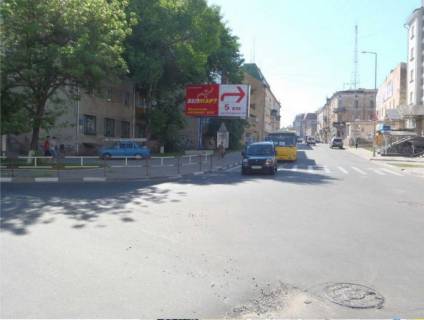 Билборд B в Ивано-Франковске, 3х6  Пилипа Орлика       центр фото 1