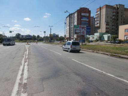 Білборд, Бігборд (Борд)  A у Івано-Франківську, 3х6  Івасюка - Угорницька маг.Зелений світ Фото 1