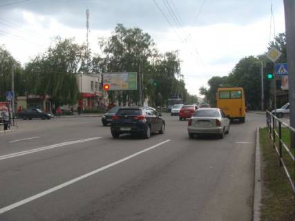 Призматрон, Призма B у Полтаві на перекр.ул.Степного Фронту,48 и ул.Грушевського ("Мотель") - 122417 Фото 1